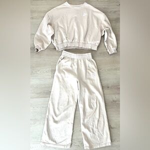 Nike Beige Sweatshirt(L)/Pants(M) Set